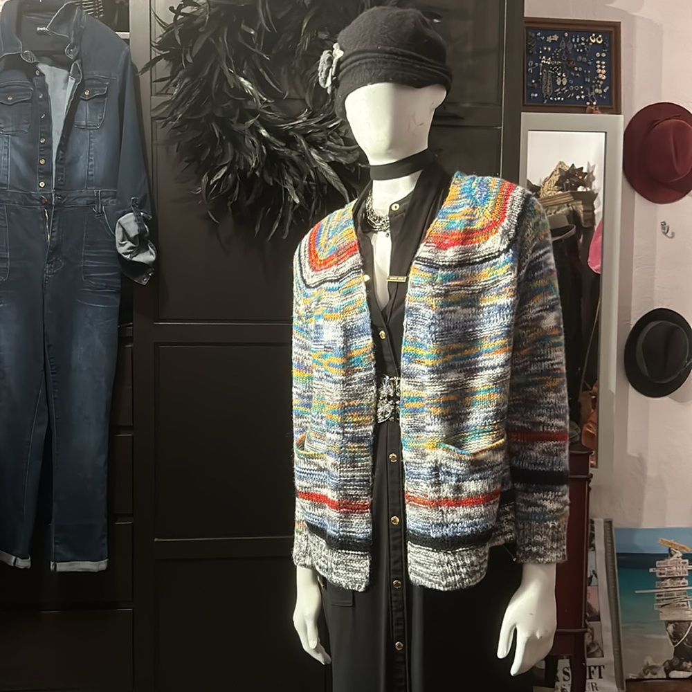 vintage Hand Neck Sweater